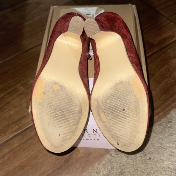 Journee Collection Footwear Heels - Picture 7 of 11